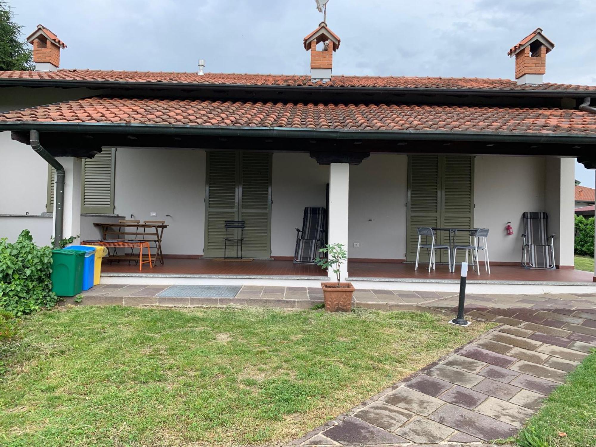 Caroline Home Anzano Del Parco Ngoại thất bức ảnh