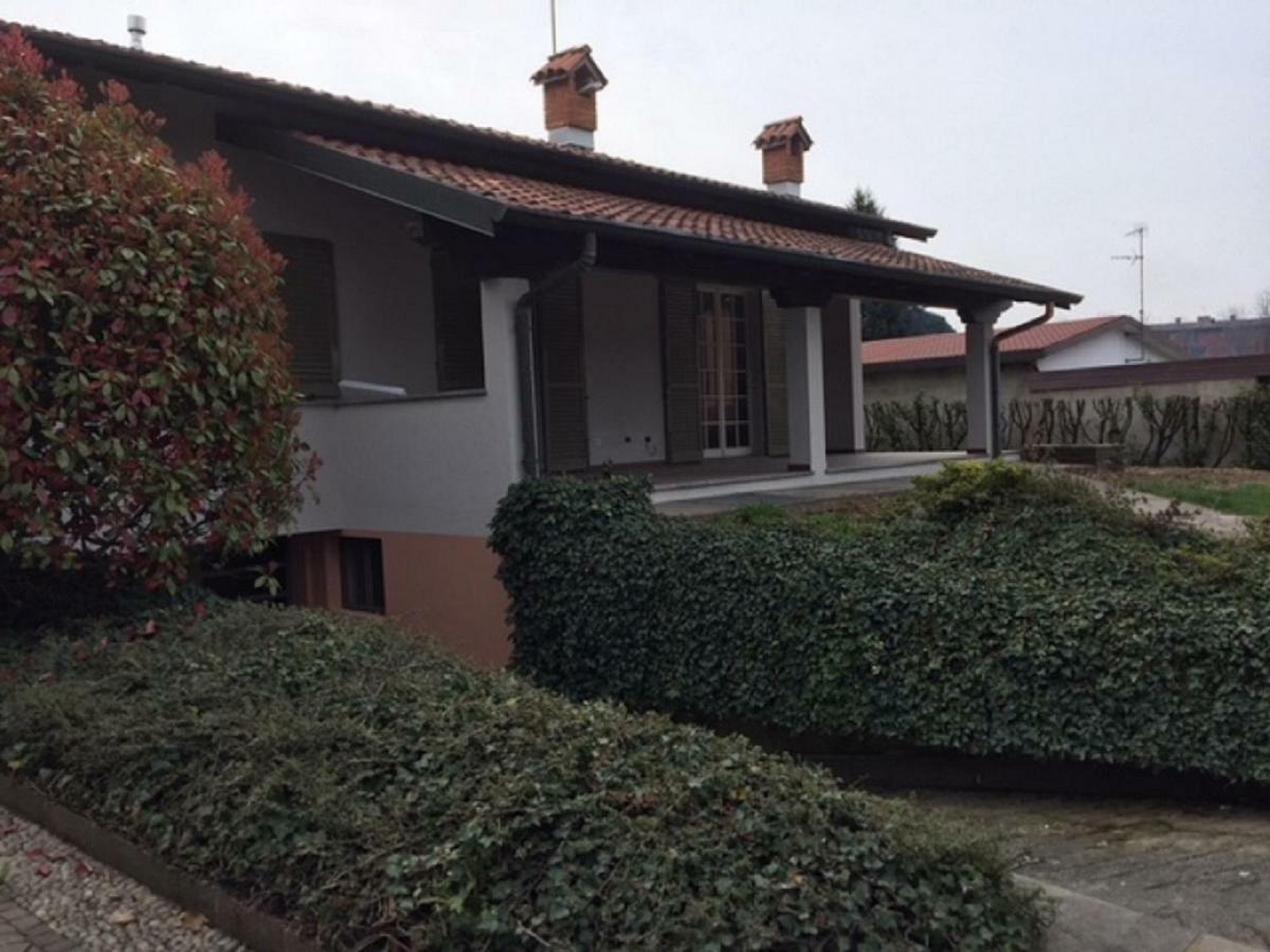 Caroline Home Anzano Del Parco Ngoại thất bức ảnh